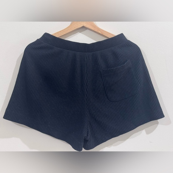 ALO Yoga Women's Black Athletic Shorts - Picture 3 of 6